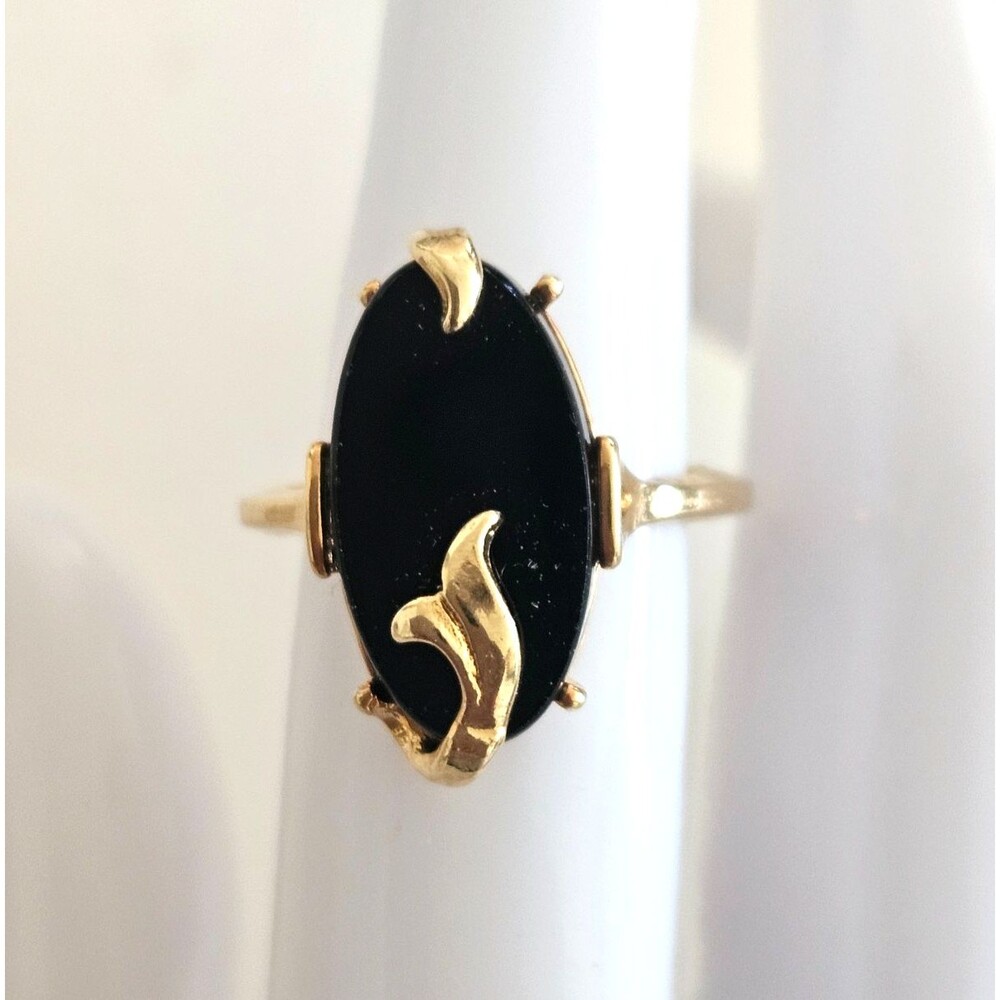 Vintage 1978 Avon Night Flower Onyx Gold Toned Signed - Size 6